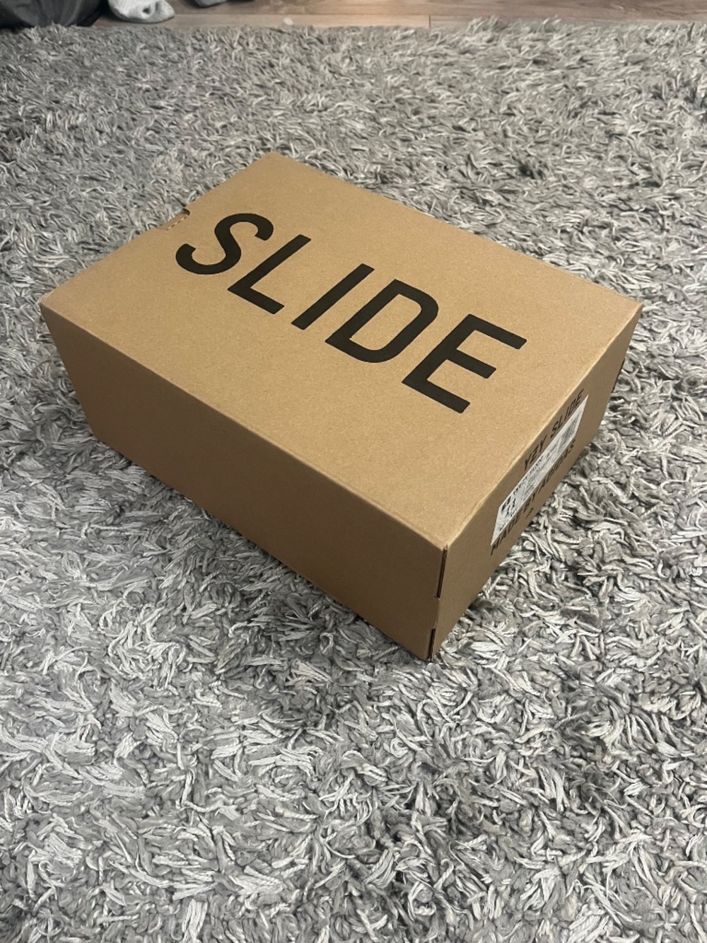 Yeezy slide size 11 granite - Picture 6 of 7